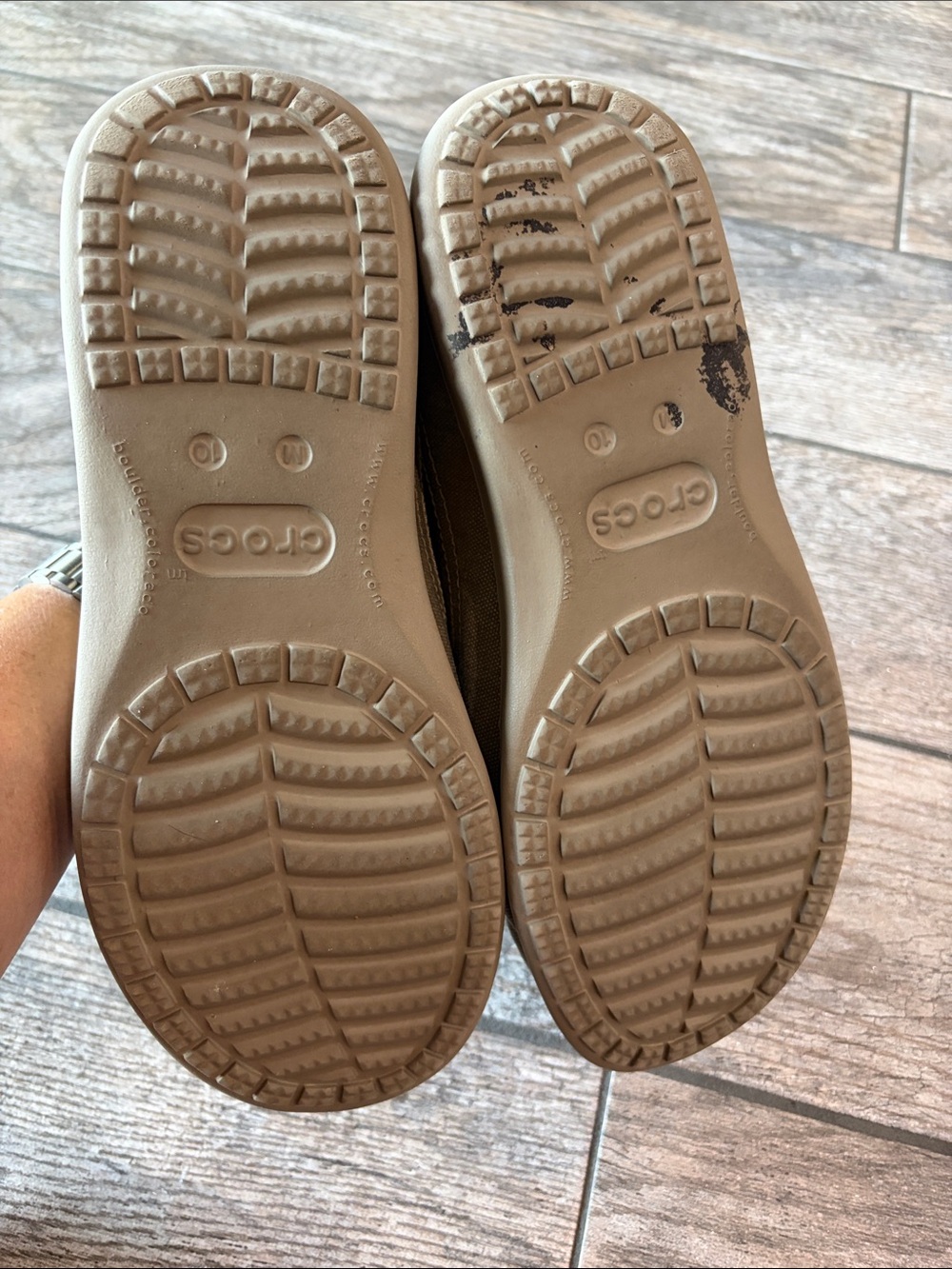 Crocs Mens Santa Cruz Canvas Loafers Tan Size 10 Slip-On Shoes Casual Beach - Picture 6 of 8